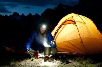 Налобні ліхтарі з акумулятором чи батарейками — що краще для подорожей?