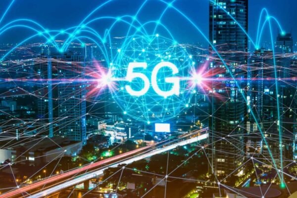 Заголовок: Як 5G Технологія Революціонізує Світ: Вплив та Можливості