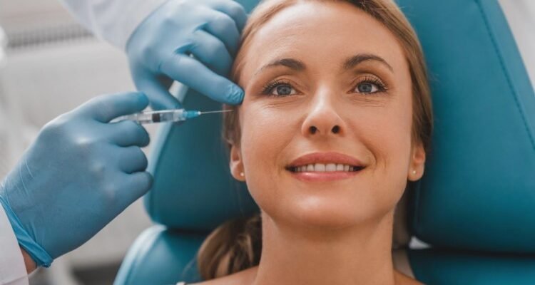 Що таке ботулінотерапія: процедура