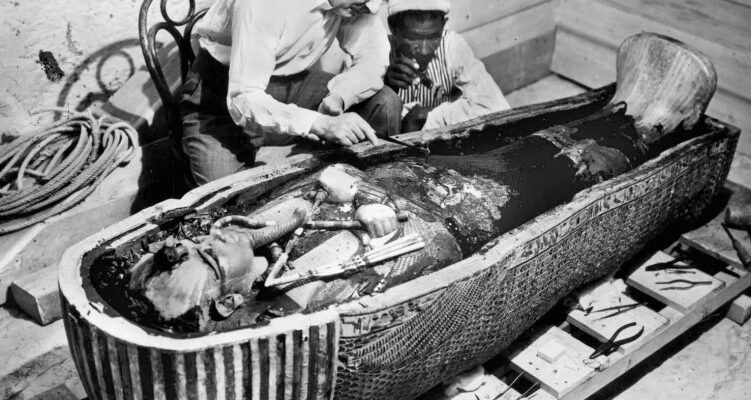 Що таке мумія: закам’янілий слід вічності