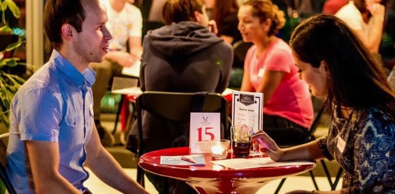 Що таке спіддейтінг і як працюють швидкі побачення