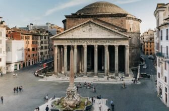 Що таке пантеон