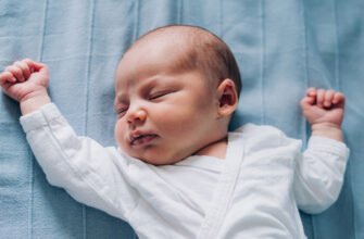 Чи безпечно вагітним лежати на спині: рекомендації та поради