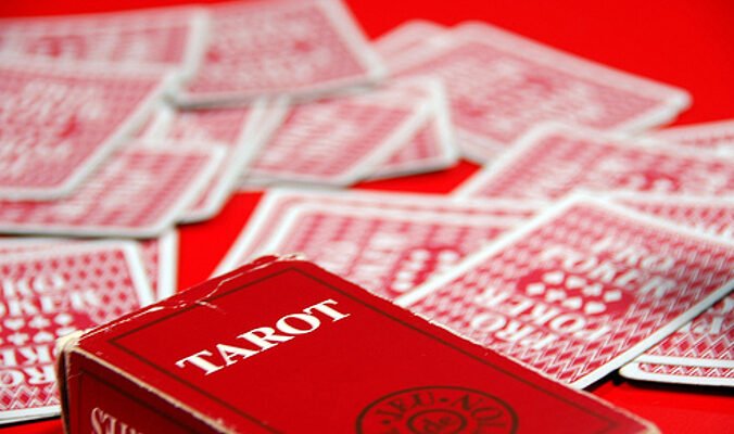 Чи гадає він про мене? Онлайн гадання на його думки та почуття