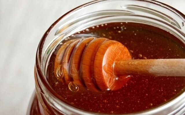 Чи кристалізується мед з акації: що потрібно знати про процес