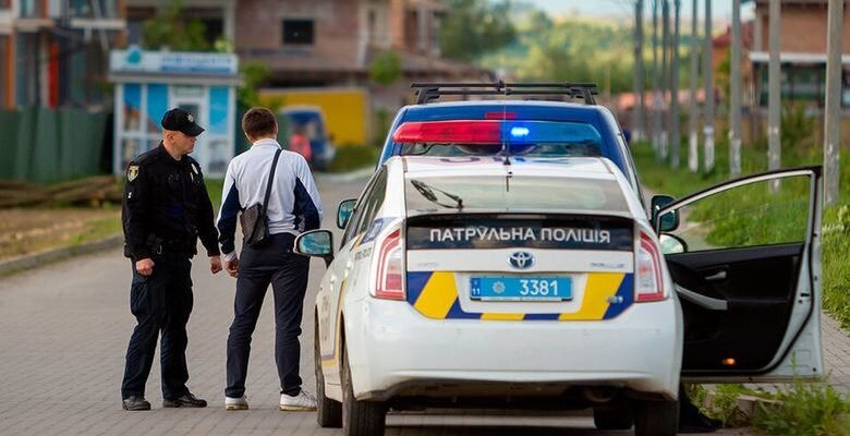 Чи може поліція зупиняти водіїв у селі: ваші права та обов’язки