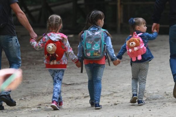 Чи може військовослужбовець усиновити дитину в Україні: умови та особливості Чи може військовослужбовець усиновити дитину в Україні: умови та особливості