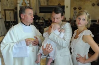 Чи можливо провести обряд хрещення без хресного батька для дитини?