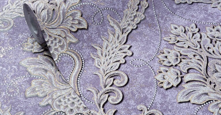 Чи можна фарбувати вінілові шпалери на флізеліновій основі? Дізнайтеся тут!