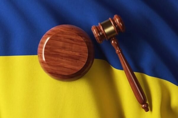 Чи можуть колектори подати в суд на боржника: основні аспекти закону
