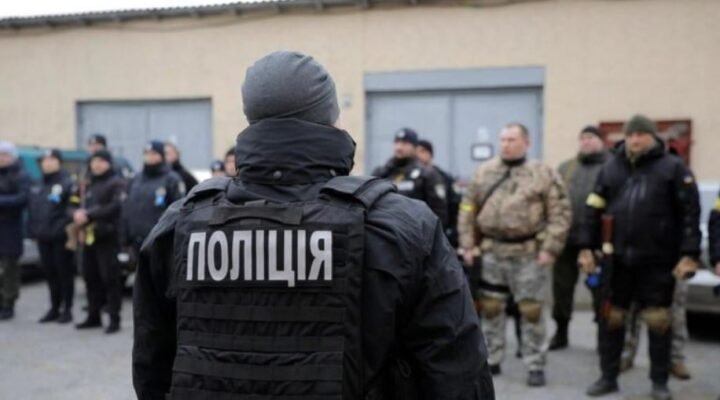 Чи зобов’язаний поліцейський надавати докази під час розслідування?