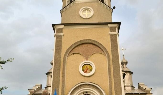 Соборування під час місячних: міфи та реальність церковних традицій