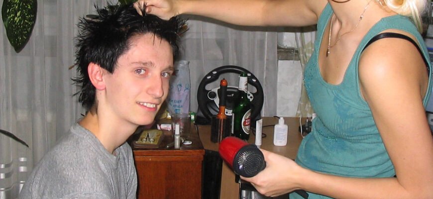 Догляд за сухим волоссям: поради та засоби для збереження вологи