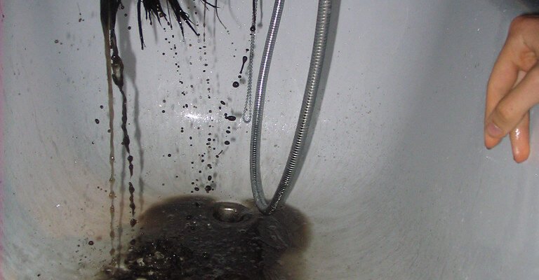 Ефективний незмивний догляд для кучерявого волосся: поради та засоби