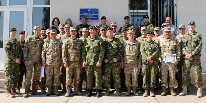 Догляд за лохиною після посадки: поради для здорового зростання