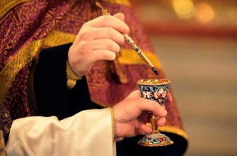 Миропомазання: значення, обряди та важливість у християнстві