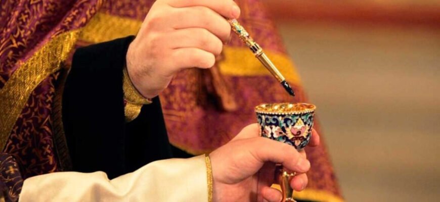 Миропомазання: значення, обряди та важливість у християнстві