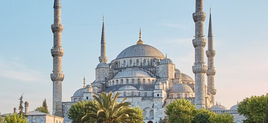 Голуба Мечеть: Історія, Архітектура та Відвідини Стамбульської Перлини