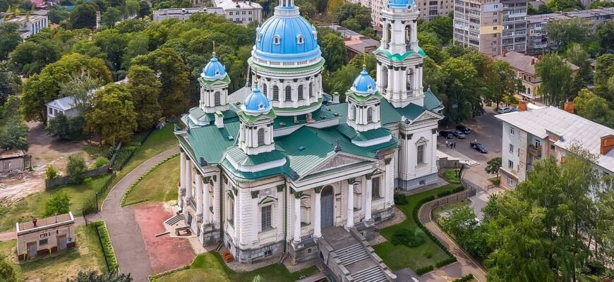 Троїцький собор: історія, архітектура та культурне значення України