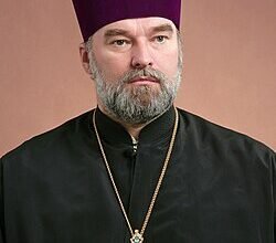 Камилавка: Історія, Значення та Використання в Сучасному Церковному Одязі