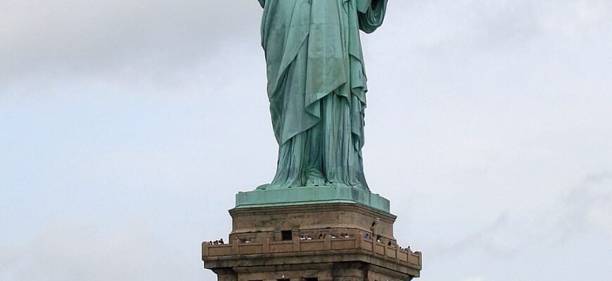 Висота Статуї Свободи: Величність Символу США у Цифрах