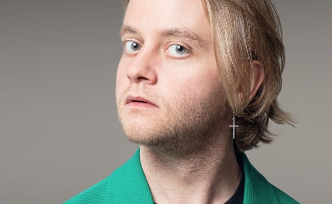 Віталій Ажнов: Біографія, Кар’єра та Внесок у Кіноіндустрію