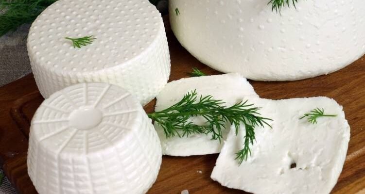 Як приготувати твердий сир з закваски: покрокова інструкція