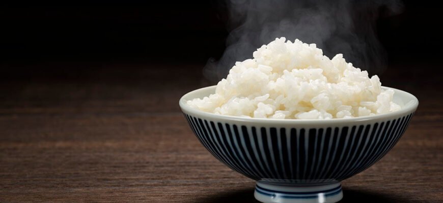 Чи можна котам рис?