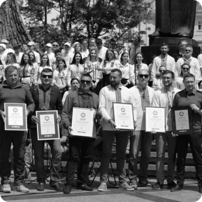 Чудовий і дружній колектив професіоналів, чуйний керівник та шикарно організований корпоратив