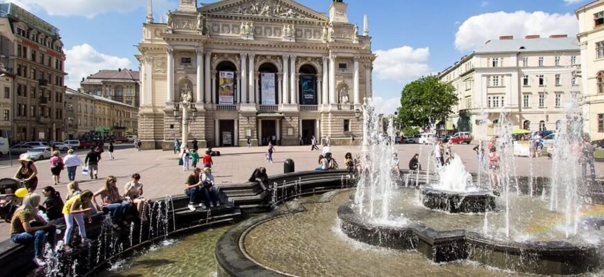 Відкрийте для себе чарівність історичного центру Львова: вулиці, пам’ятки, атмосфера.