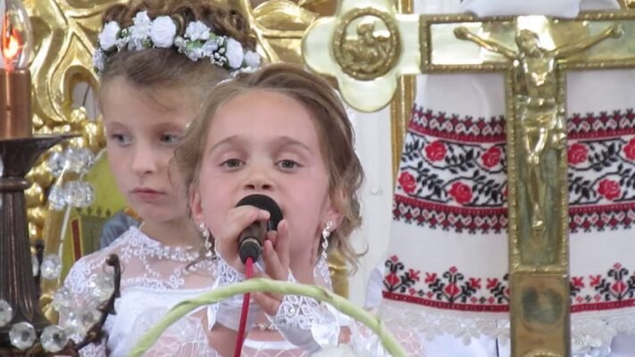 Отримуючи сьогодні своє перше святе причастя ми молимось