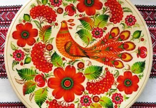 Декоративне ужиткове мистецтво України: Традиції та Сучасність