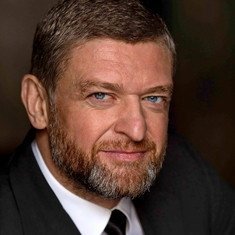 Загадка Сергія Комарова: Життя, Кар’єра та Відомі Проєкти