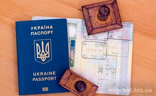 Як самостійно оформити робочу візу до Польщі: покрокова інструкція