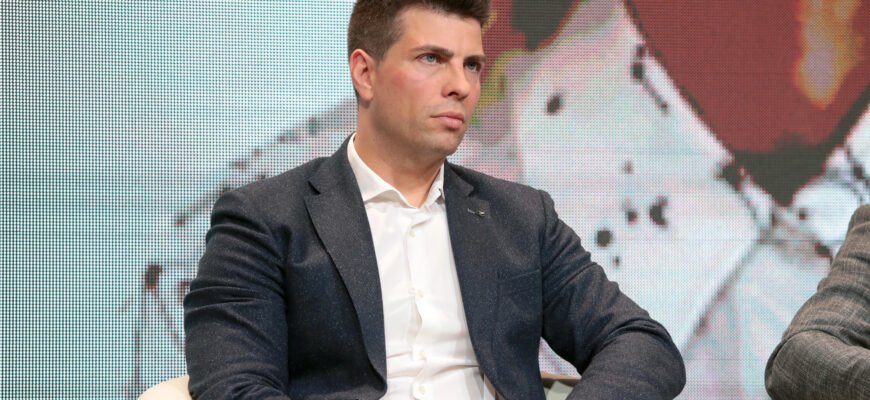 Сергій Деркач: Біографія, Досягнення та Вплив на Українську Політику