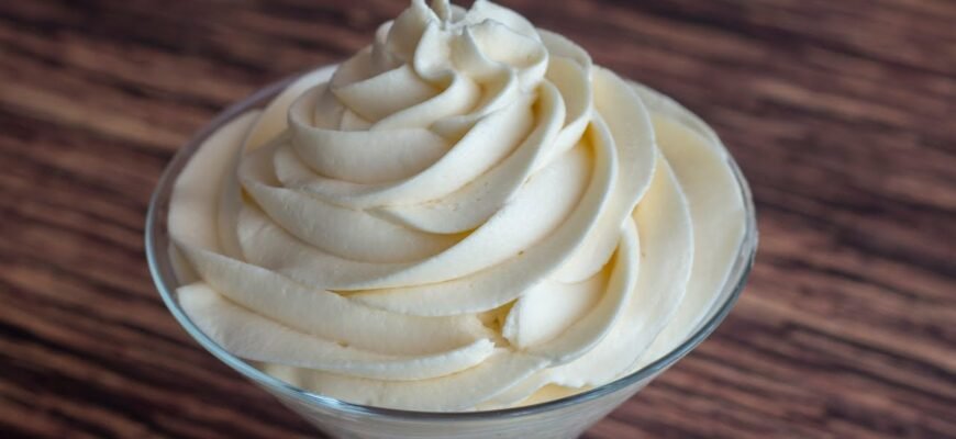 Як зробити ідеальний сирний крем: покроковий рецепт для початківців