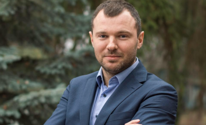 Кіндратів Віталій Зіновійович: Життя та Кар’єра Відомого Діяча