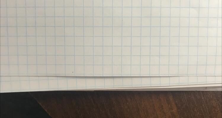 В метро їде чоловік і з сумом думає: — Життя — туга