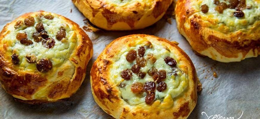 Покрокова інструкція: як зробити ідеальні ватрушки з творогом вдома