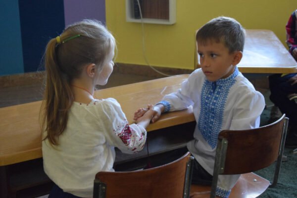 Вітаю з Днем знань! Впевнено крокуй до нових знань
