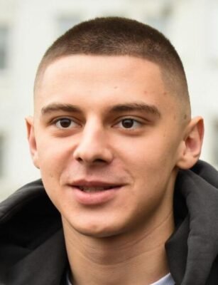 Віталій Миколенко: шлях від талановитого новачка до європейської зірки футболу Віталій Миколенко: шлях від талановитого новачка до європейської зірки футболу