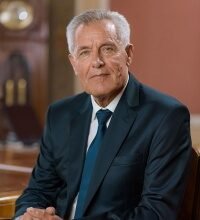 Юрій Бобало: Життєвий Шлях та Досягнення Відомого Науковця
