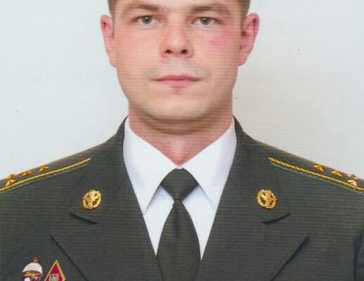 Андрій Сергійович Ткачук: Біографія, Досягнення та Внесок в Україну