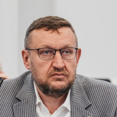 Петро Михайлович Адамик: Біографія та Внесок у Сучасну Україну