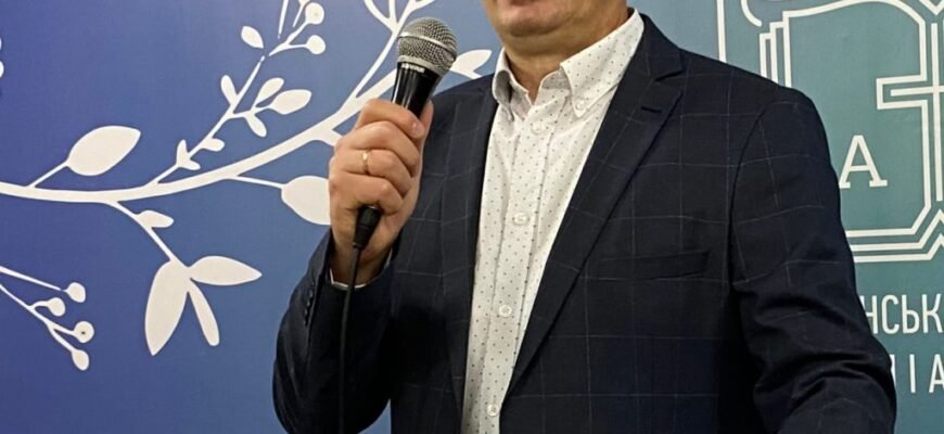 Синюк Андрій Володимирович: Життєвий Шлях та Досягнення (Оптимізовано)