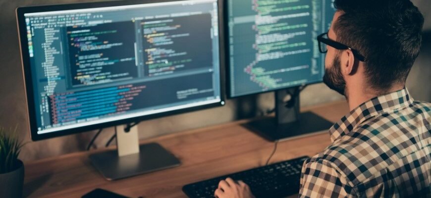 Код жизни: кто такой программист и почему без него не работает мир
