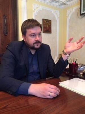 Цимбалюк Віталій Михайлович: Внесок у Сучасну Науку та Медицину