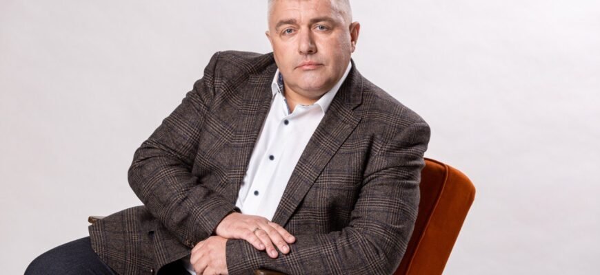 Лабазюк Петро Петрович: Біографія та Досягнення Політика