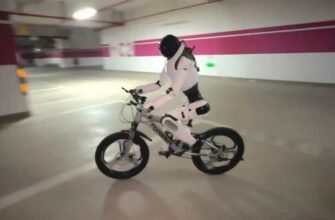 Lingxi X2 від AgiBot: китайський робот, який їздить на велосипеді Lingxi X2 від AgiBot: китайський робот, який їздить на велосипеді