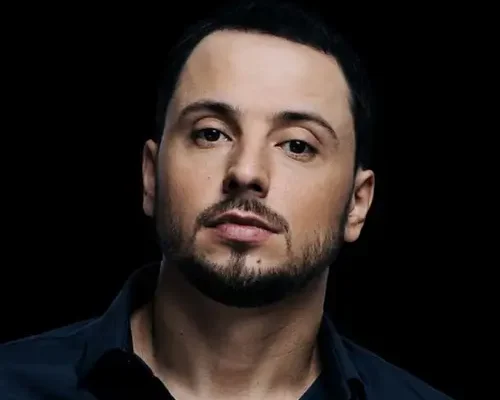 Сергій Мироненко: Життєвий Шлях Та Успіхи Українського Співака
